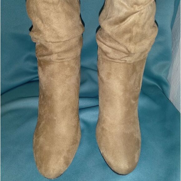 NY&C beige block heel boots, size 7 - Picture 4 of 8